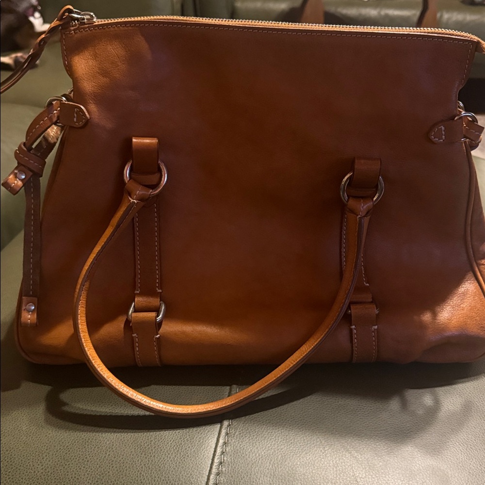 Italian designer Cavalcanti Camel Leather Tote with Structured Design - Picture 7 of 9